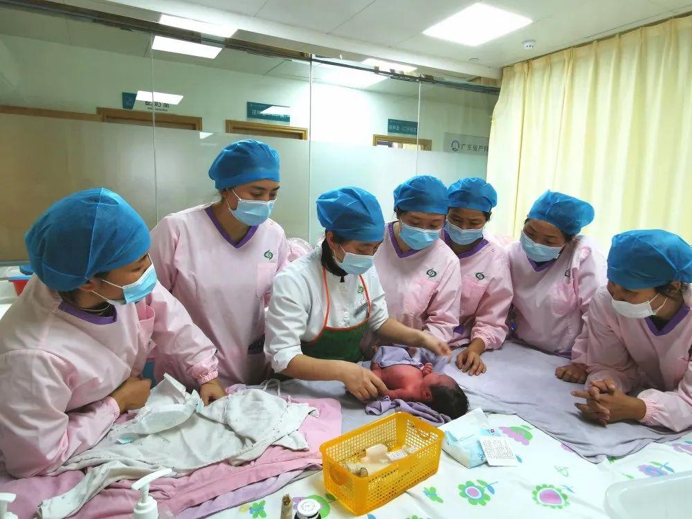 黔西南妇婴监护型护送